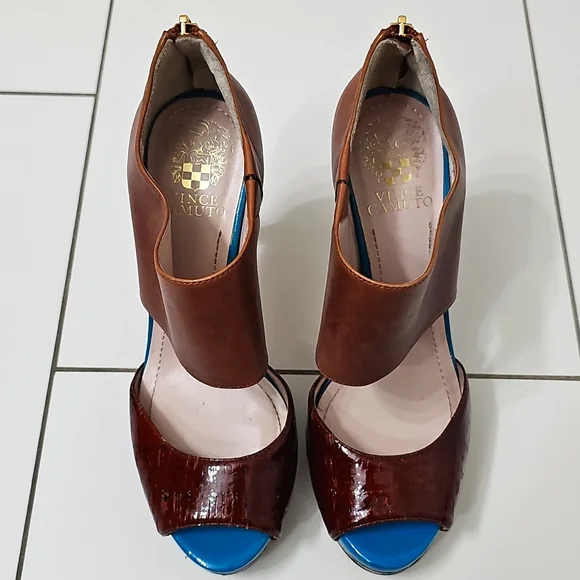 VINCE CAMUTO Leather & Cork Heels - Picture 4 of 13